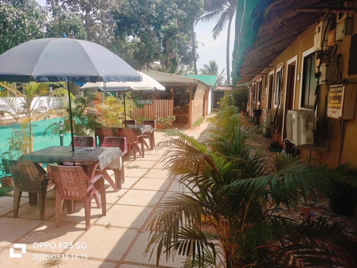 Hotel SHALOM Guest&House à Colva Extérieur photo