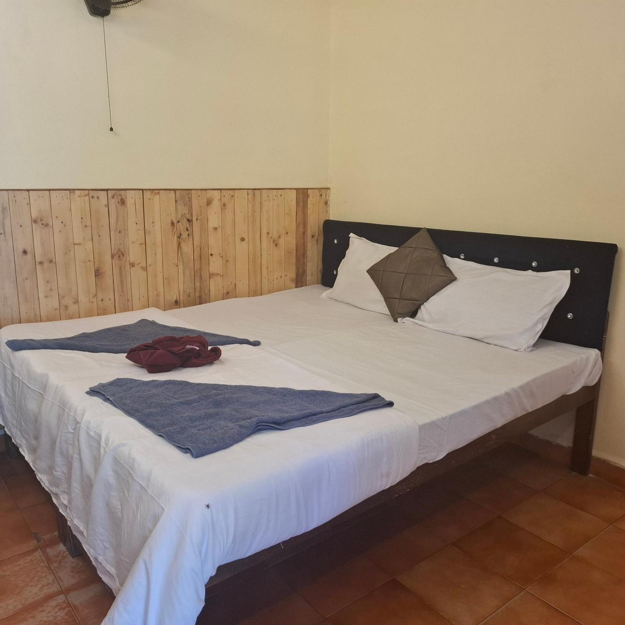 Hotel SHALOM Guest&House à Colva Extérieur photo