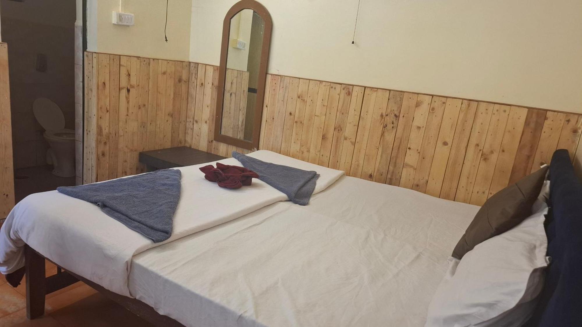 Hotel SHALOM Guest&House à Colva Extérieur photo
